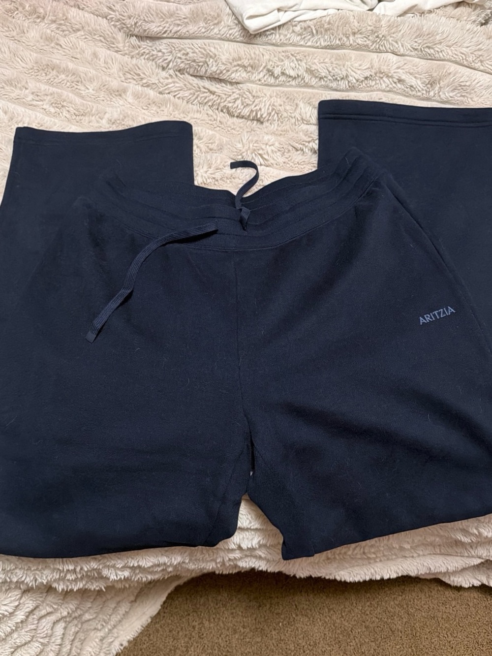 Aritzia Women’s Navy Wide Leg Sweatpants